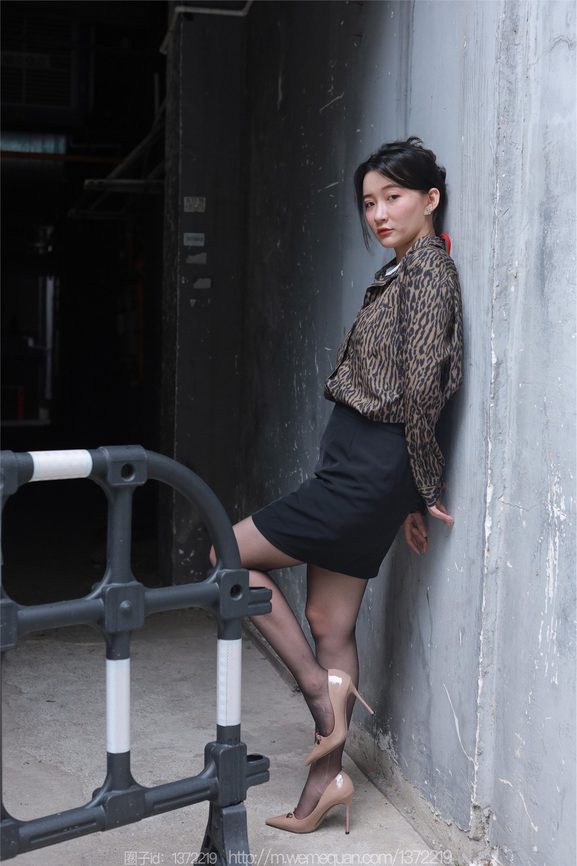 IESS异思趣向  2023.07.24 丝享家 1488 秋秋《孤身走暗巷》